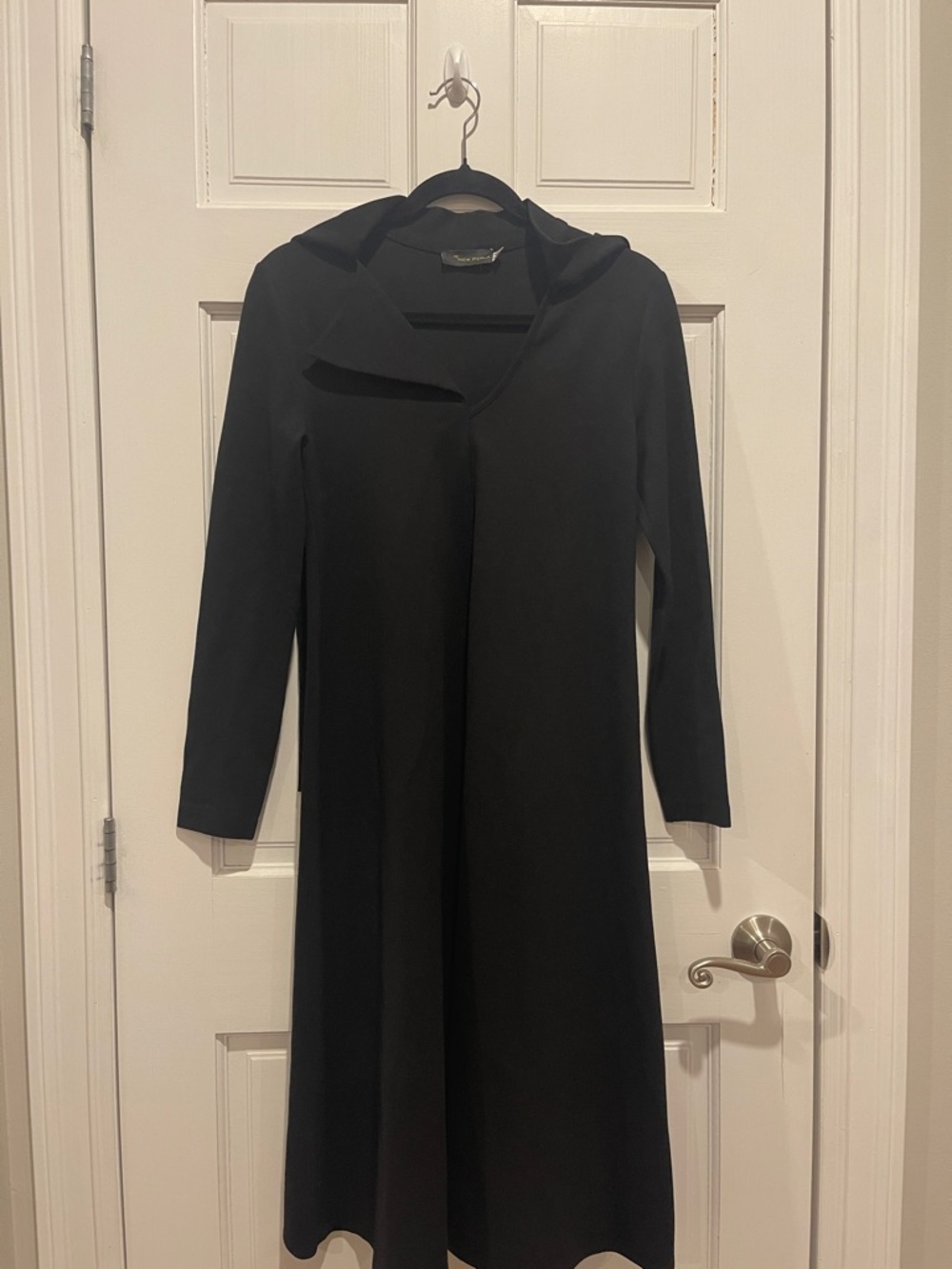 Women's Black Long Sleeve Hooded Midi Dress